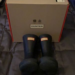 Used Navy Blue Hunter toddler boots